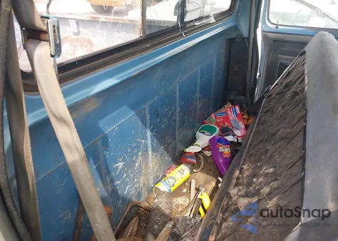 1988 Dodge D-Series D100 из США, поврежденный, VIN 1B7FD04Y8JS787509